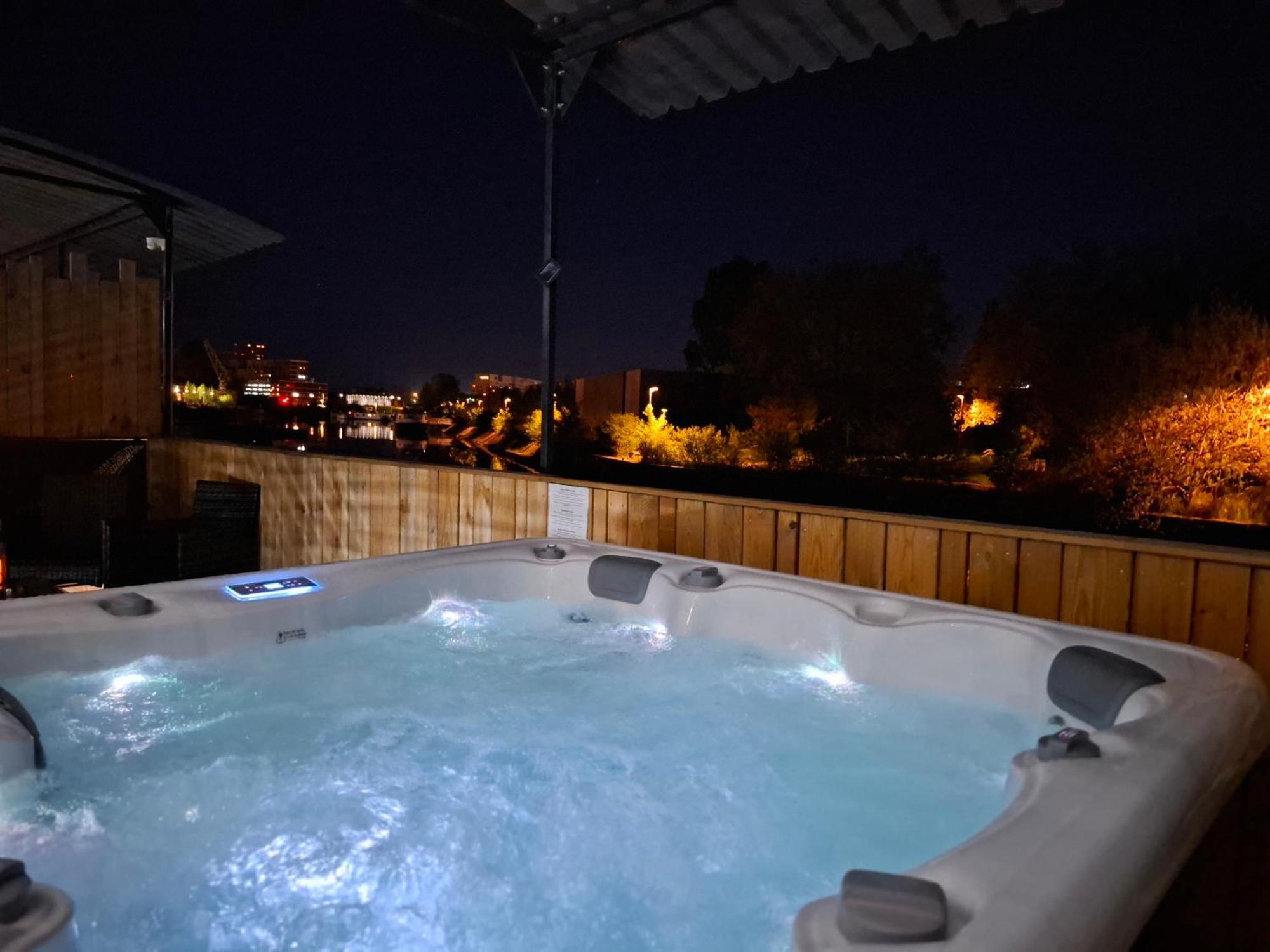 La Peniche De Fabrice Avec Jacuzzi Privatif Estrasburgo Exterior foto