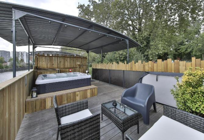 La Peniche De Fabrice Avec Jacuzzi Privatif Estrasburgo Exterior foto